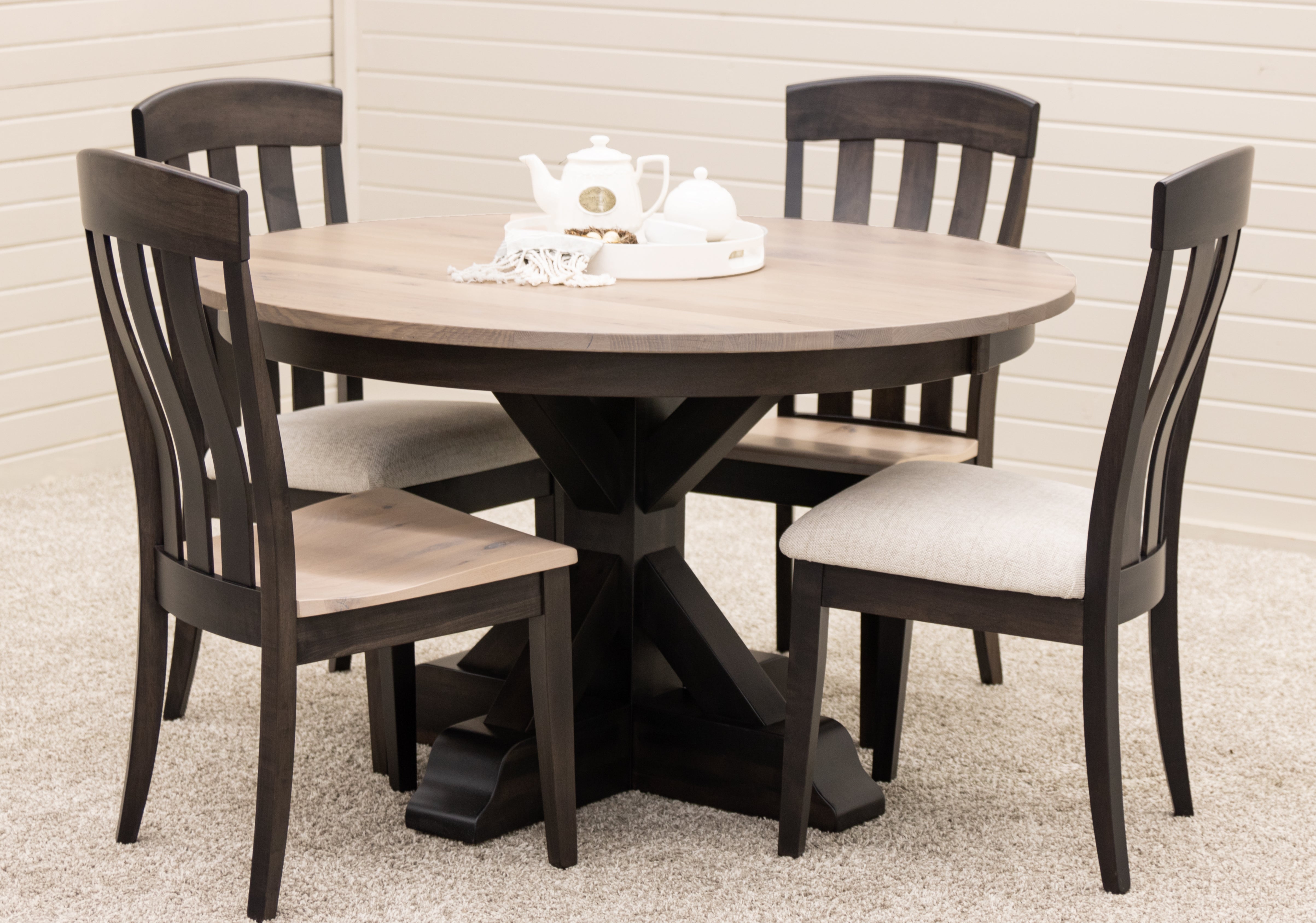Farmhouse Single Pedestal Dining Set
