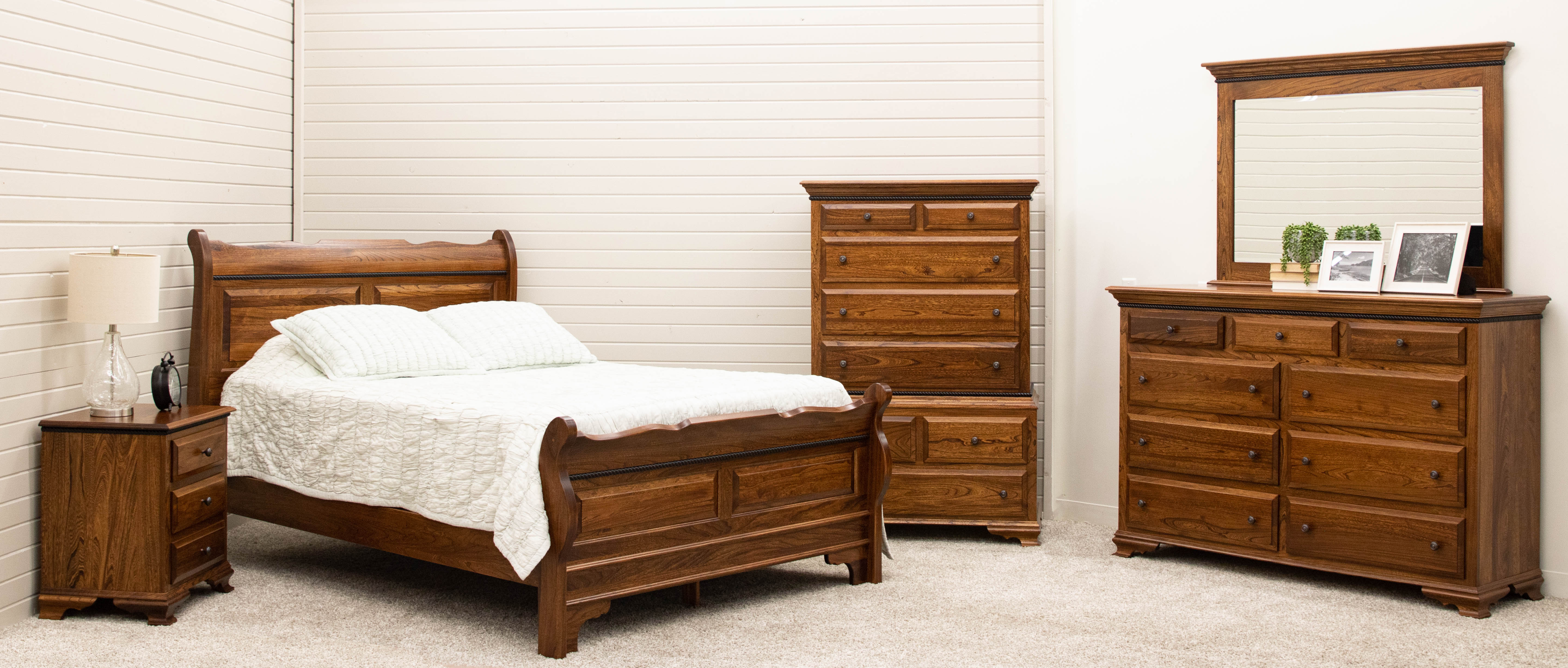 Heritage Traditional Bedroom Collection