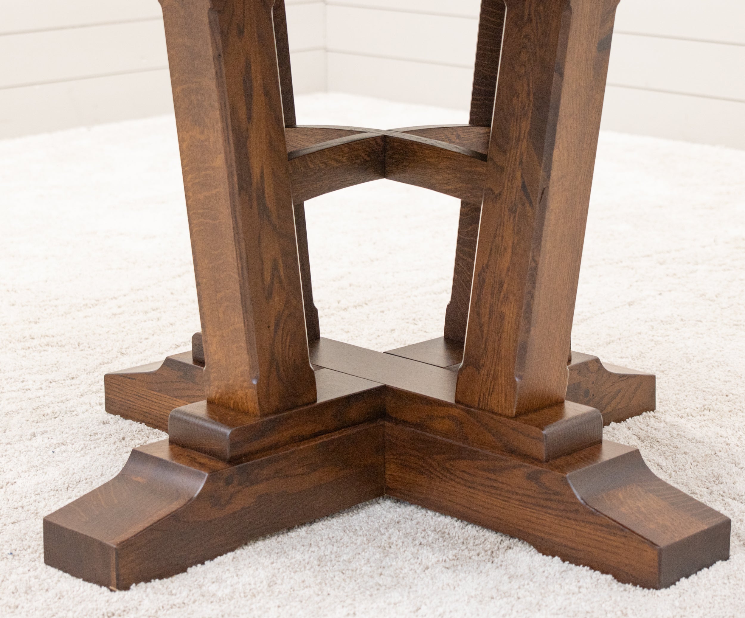 Alberta Quarter Sawn White Oak Wood Large Round Extending Dining Table for 6-10 | ASB