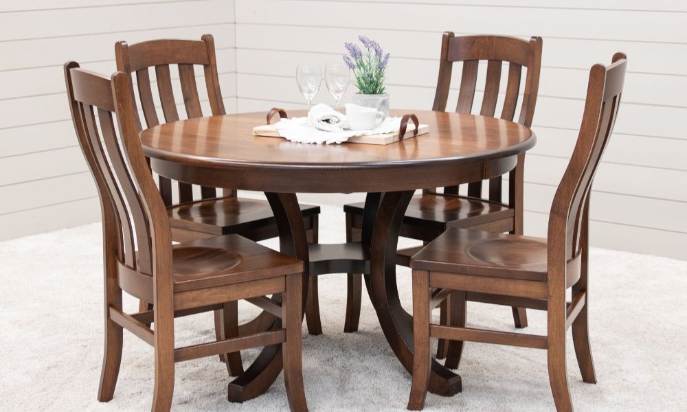 The Benefits of Choosing a Solid Wood Dining Table