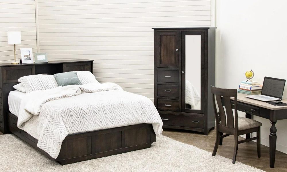 4 Advantages of Investing in a Bedroom Set